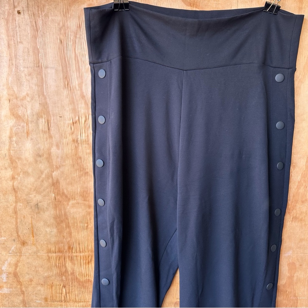 CAbi Black Cropped Wide-Leg Snap-Trim Pants - Picture 4 of 8